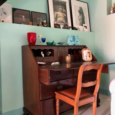 Apartment Mirable Rainbow House